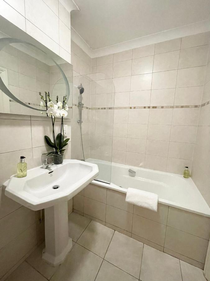 Grosvenor Gardens Apartments Londra Esterno foto